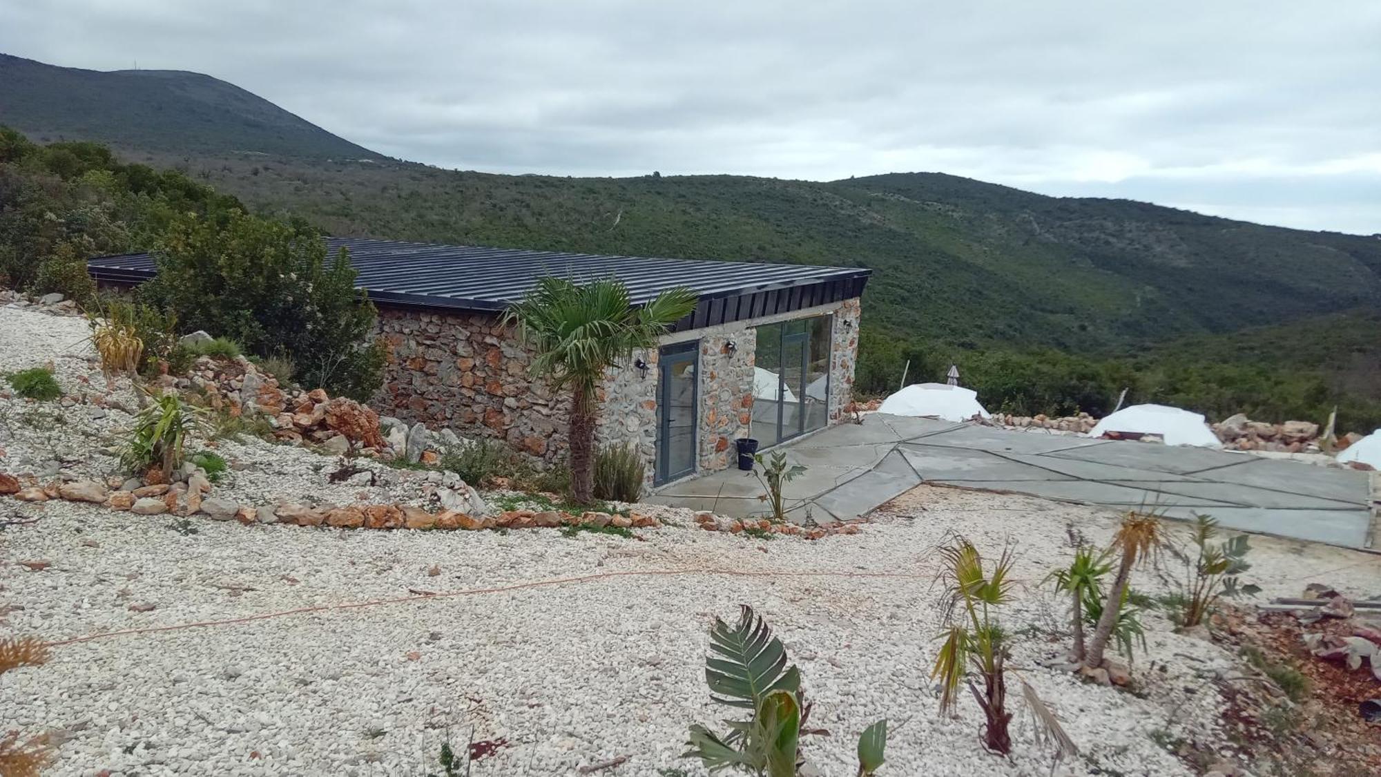 티바트 Glamping Peninsula Lustica Rose 빌라 외부 사진