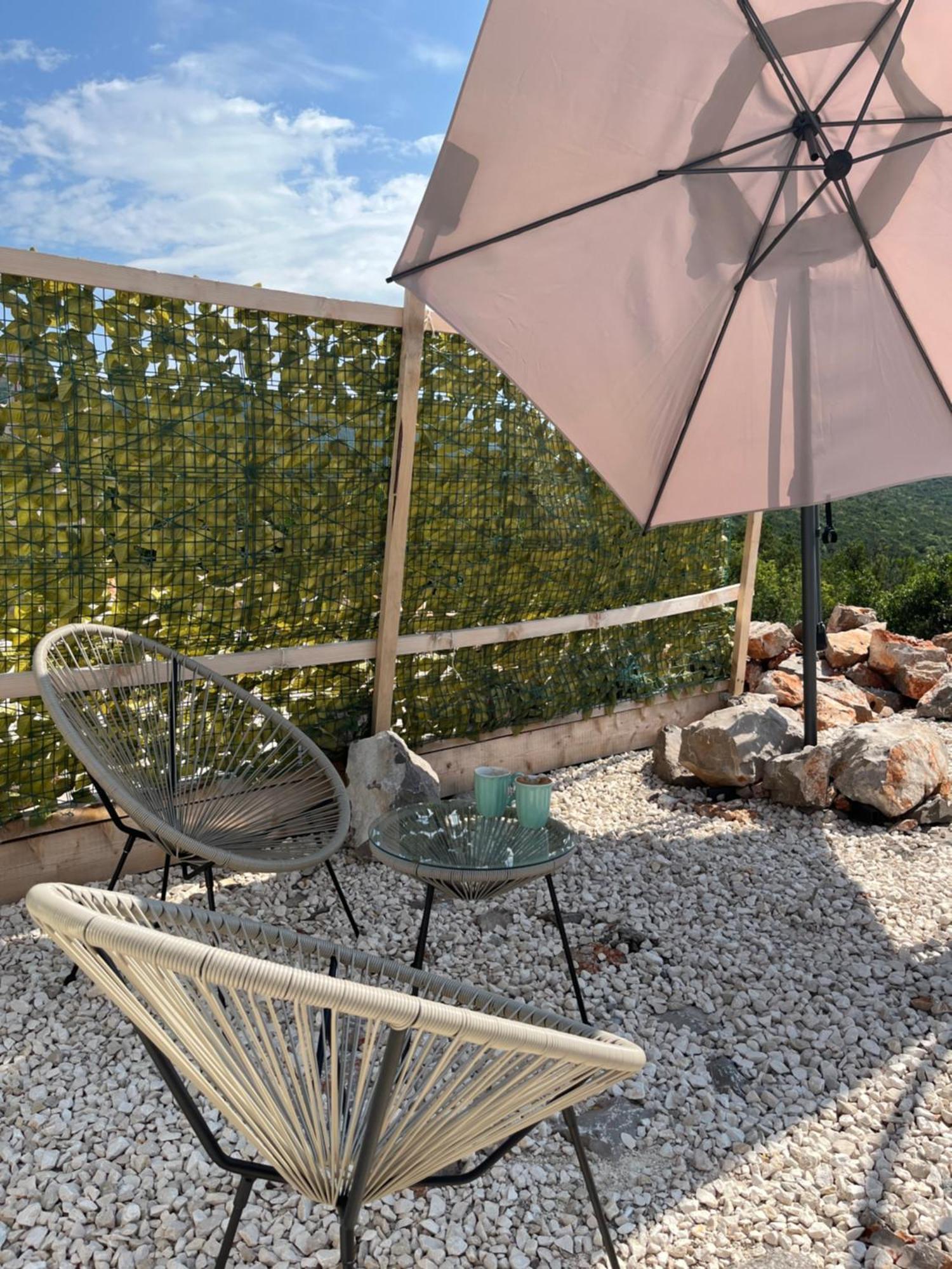 티바트 Glamping Peninsula Lustica Rose 빌라 외부 사진
