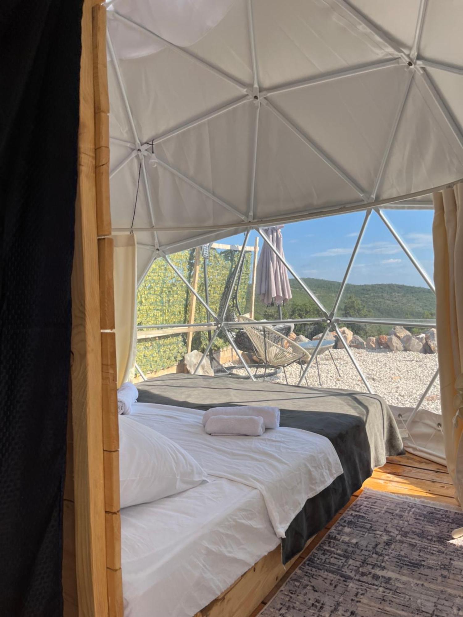 티바트 Glamping Peninsula Lustica Rose 빌라 외부 사진