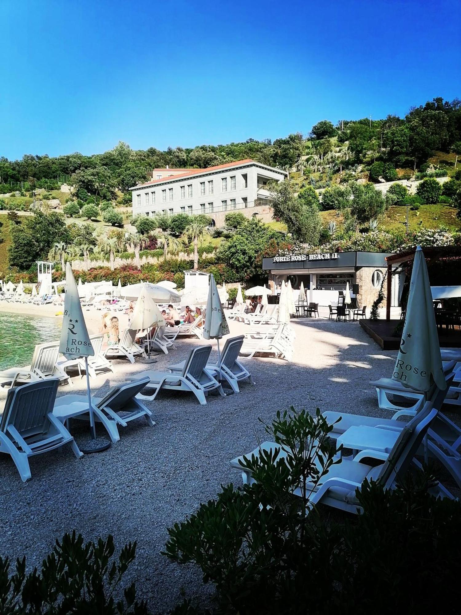티바트 Glamping Peninsula Lustica Rose 빌라 외부 사진